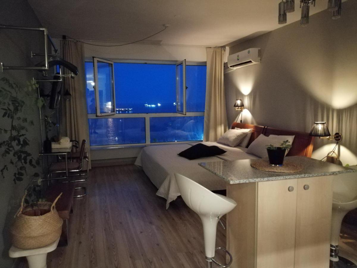 A City-Center Seaview Penthouse At Oceanic Limassol Exterior photo